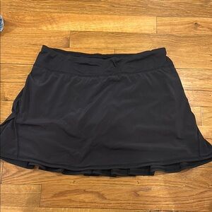 Lululemon black ruffle tier skirt size 6